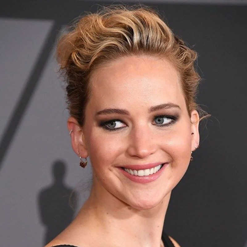 Jennifer Lawrence Age, Net Worth, Height, Facts