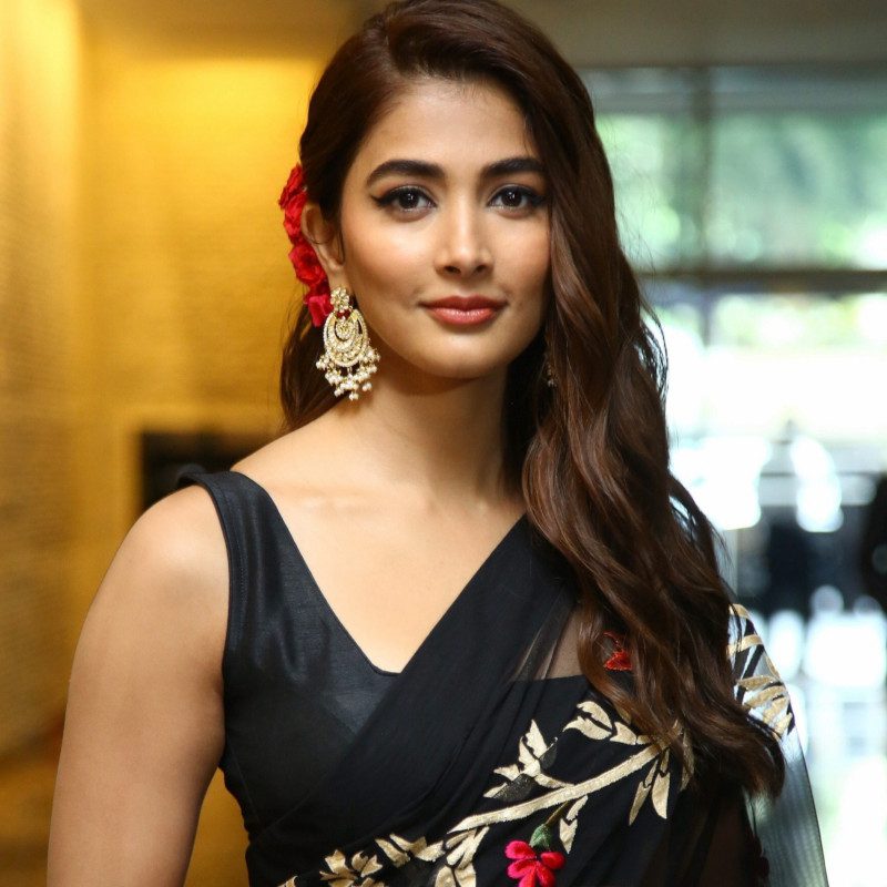 Pooja Hegde Age, Net Worth, Height, Facts