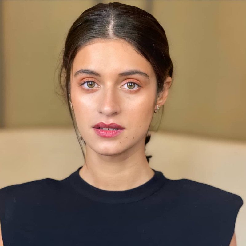 Anya Chalotra Age, Net Worth, Height, Facts